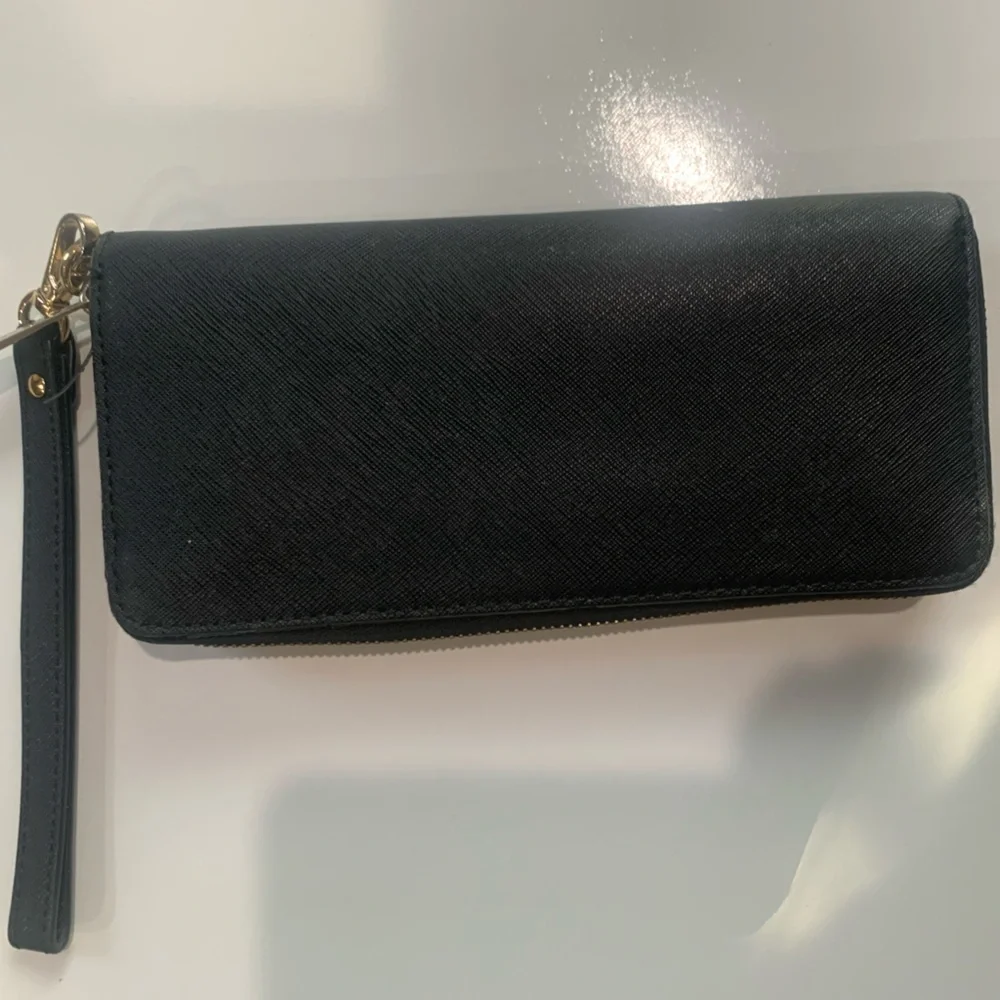 Michael Kors Black Zip-Around Wallet Leather Compartments